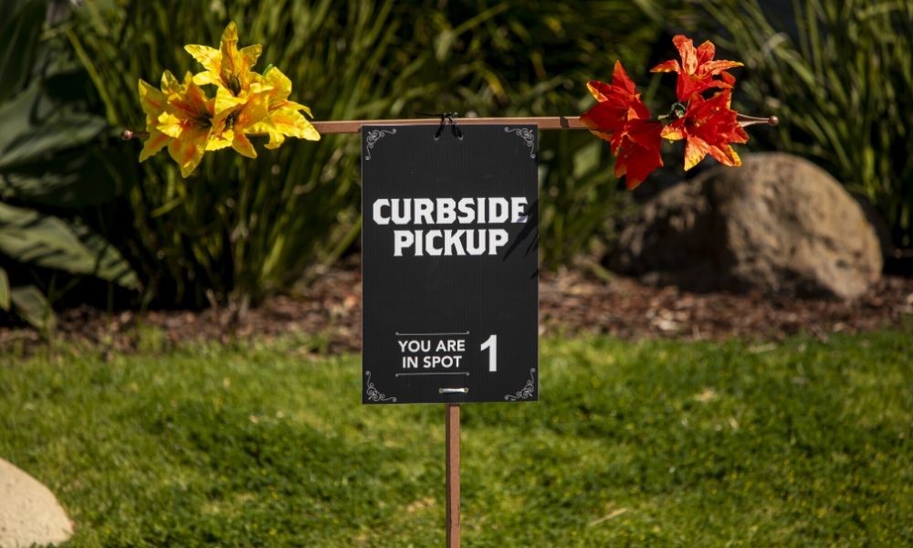 The Main Benefits of Curbside Pickup