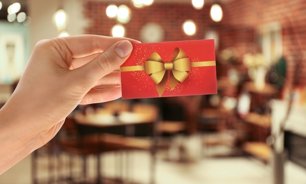 Why Restaurants Should Offer and Accept Gift Cards